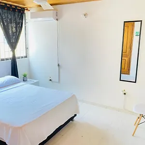 Cerca Al Aeropuerto 2 Aparthotel